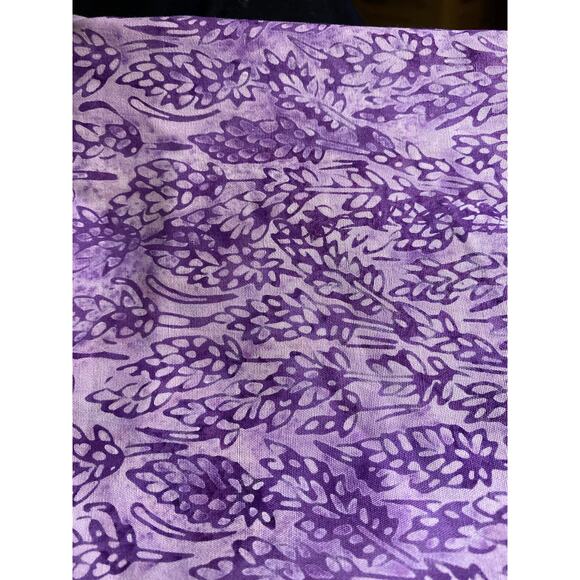 Quilt Fabric Total of 4 yards in at least 1/2 yard cuts. - Picture 5 of 6